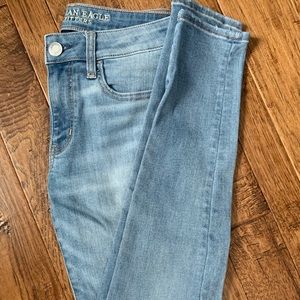 American Eagle woman’s super stretch jegging